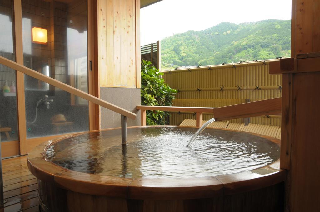 Yugawara Onsen Kawasegien Isuzu Hotel Atami  Εξωτερικό φωτογραφία