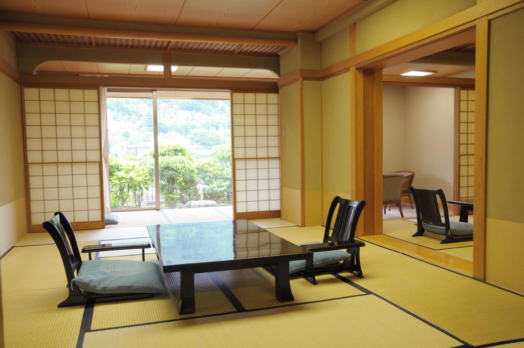 Yugawara Onsen Kawasegien Isuzu Hotel Atami  Εξωτερικό φωτογραφία